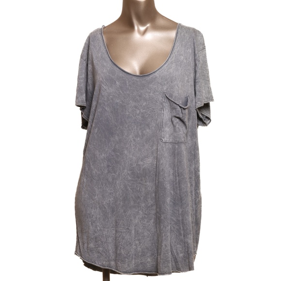 Tops - Cute grey acid washed oversized shirt